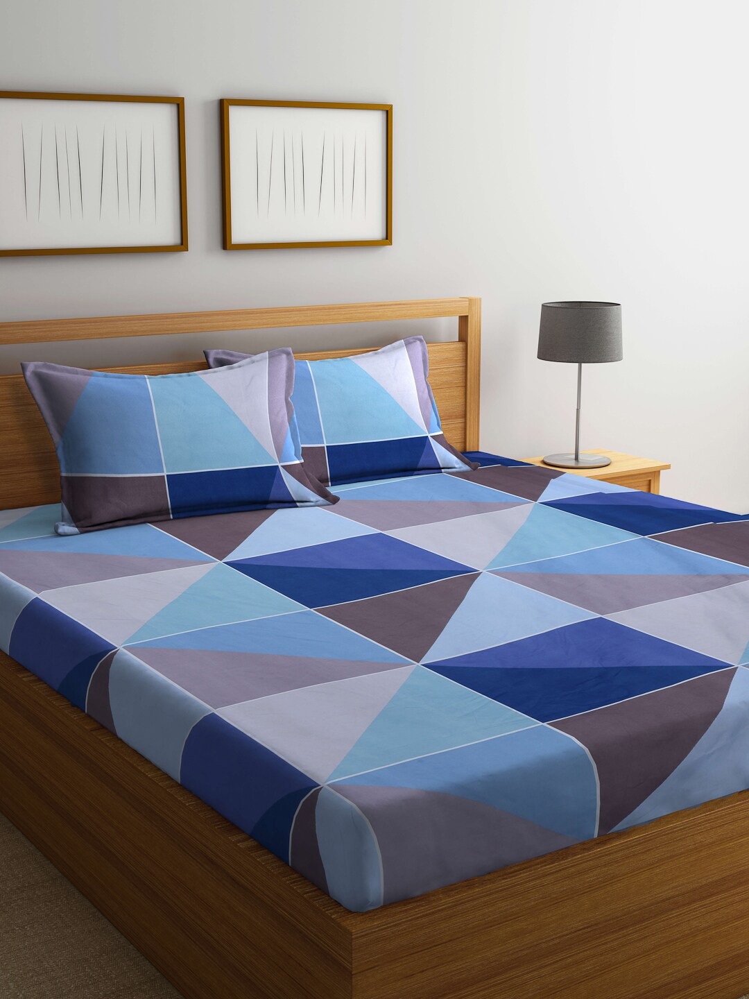 

Arrabi Blue & Brown Geometric 300 TC King Bedsheet with 2 Pillow Covers