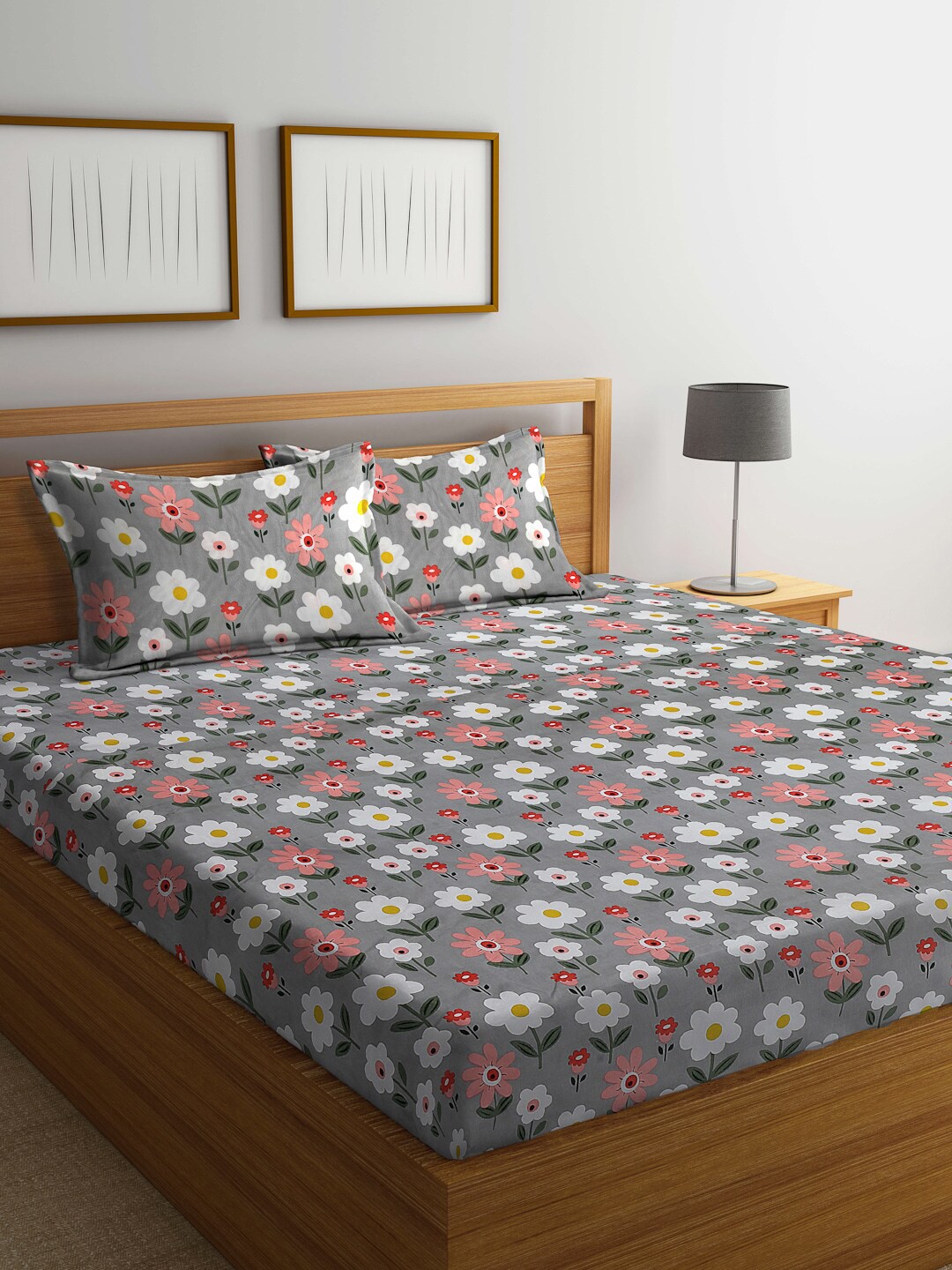 

Arrabi Grey & White Floral 300 TC King Bedsheet with 2 Pillow Covers