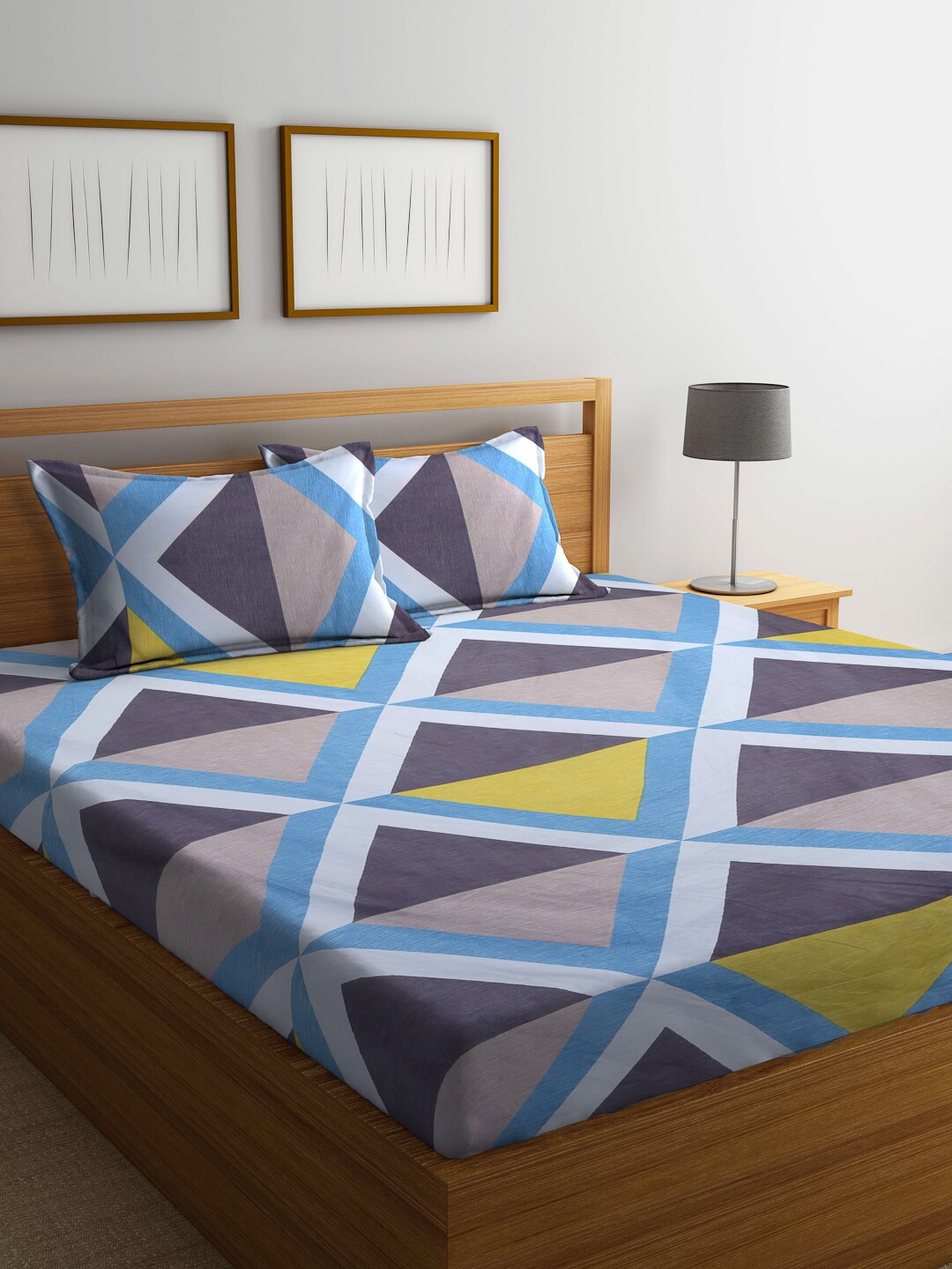 

Arrabi Yellow & Blue Geometric 300 TC King Bedsheet with 2 Pillow Covers