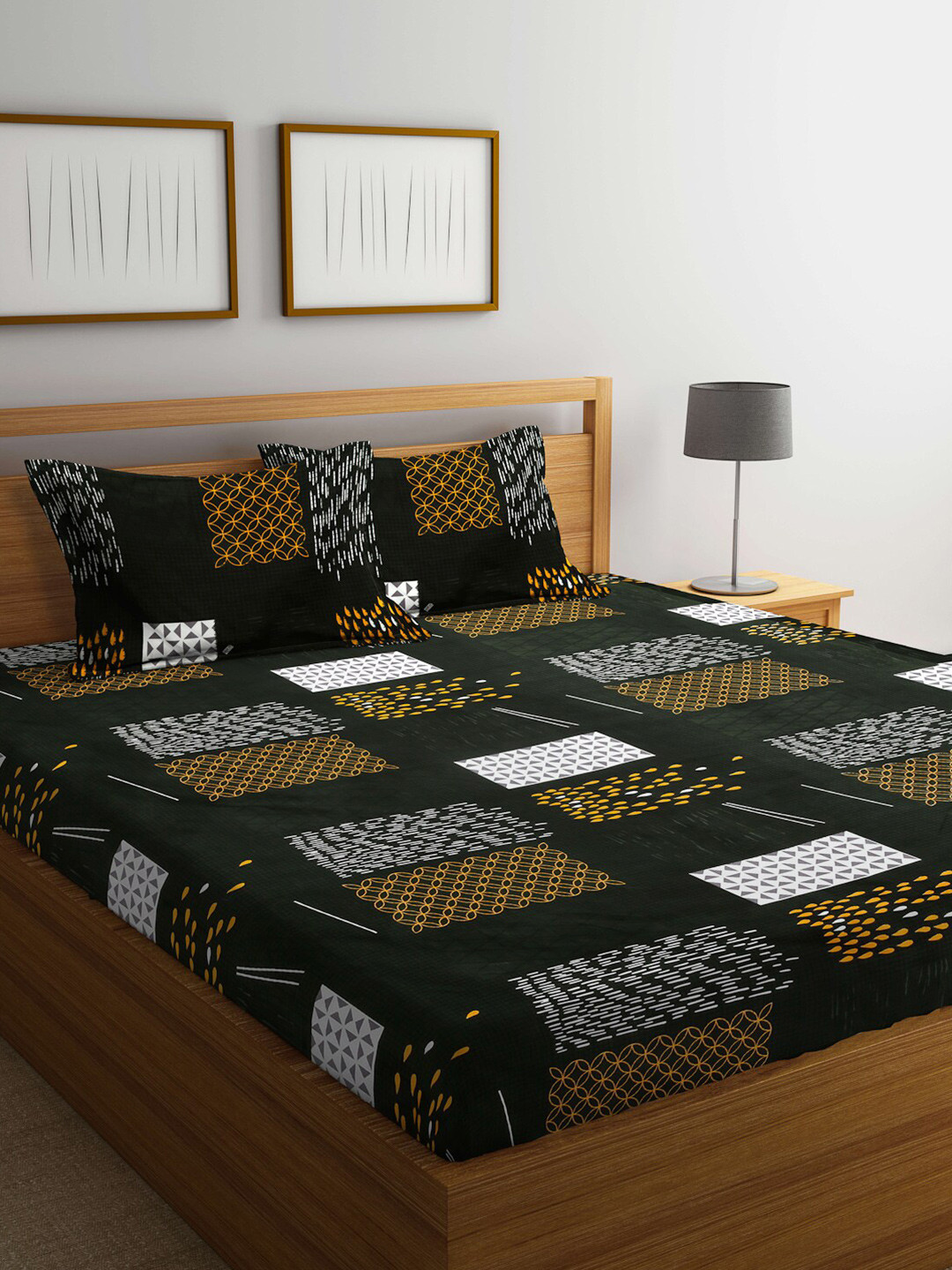 

Arrabi Green & White 300 TC King Bedsheet with 2 Pillow Covers