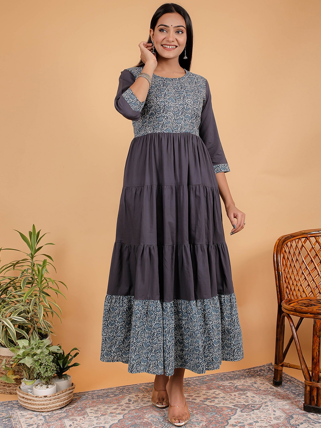 

ETHNIC STREET Women Grey Cotton Floral Printed Kurta