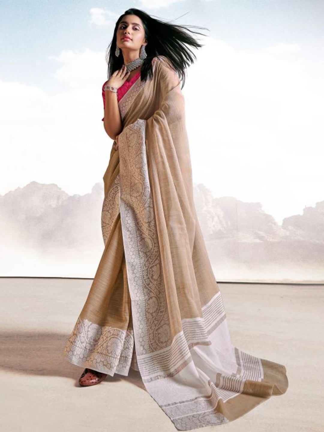 

KARAGIRI Brown & White Linen Blend Saree