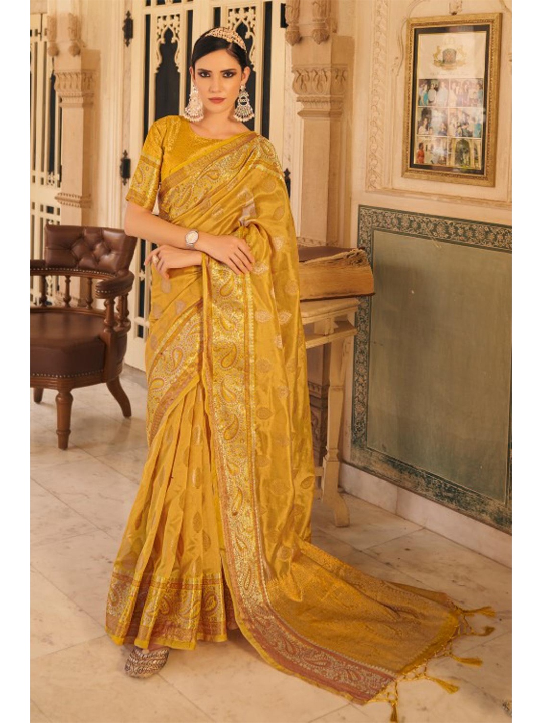 

KARAGIRI Yellow & Gold-Toned Ethnic Motifs Zari Organza Saree