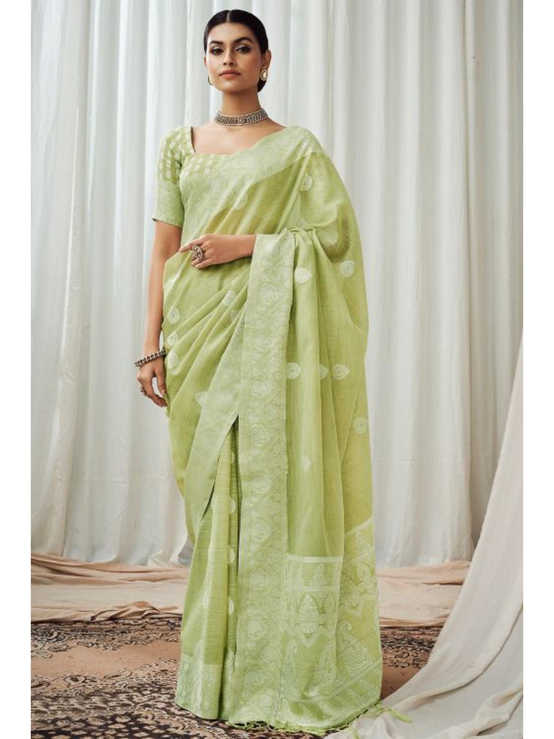 

KARAGIRI Green & White Paisley Linen Saree