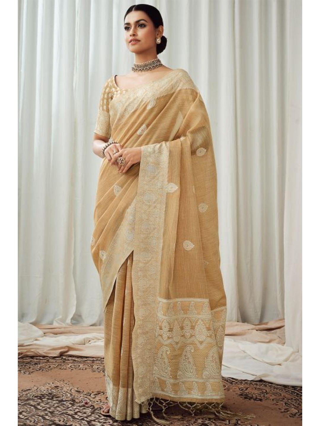 

KARAGIRI Beige & White Paisley Linen Saree