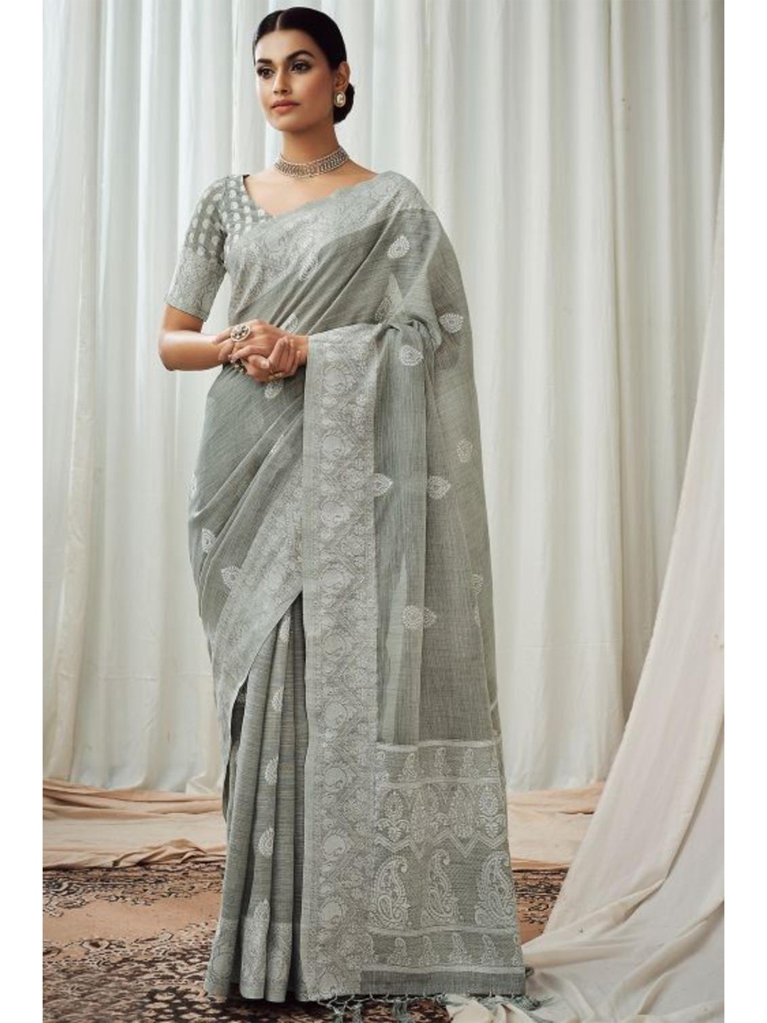 

KARAGIRI Grey & White Paisley Linen Saree