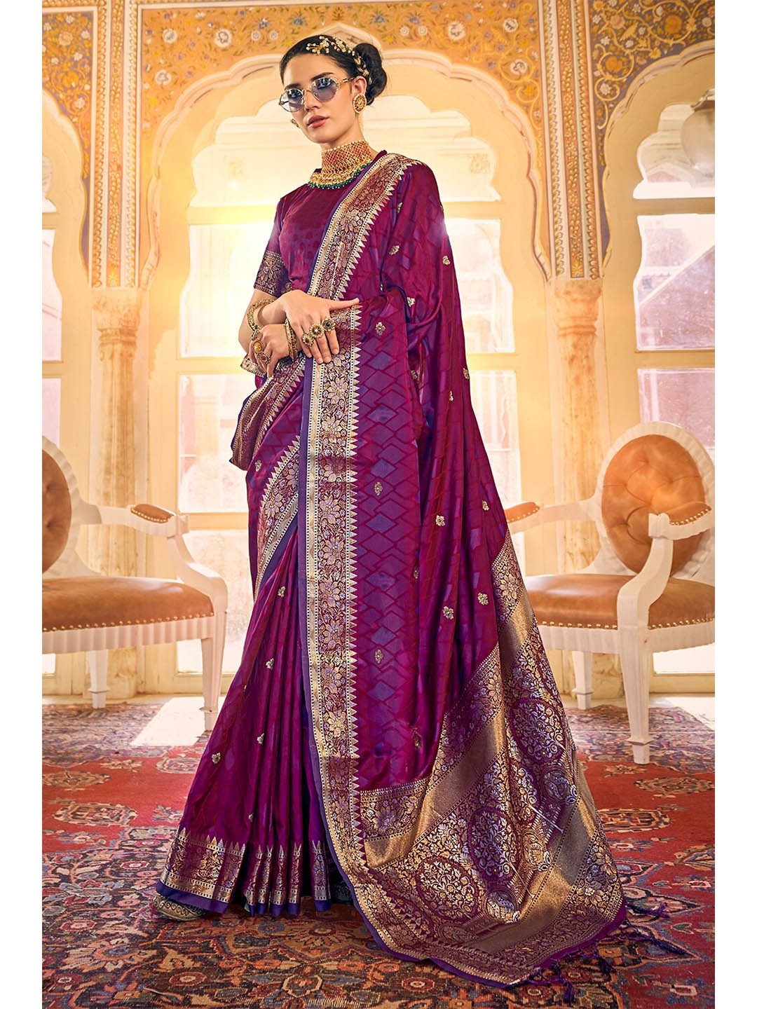 

KARAGIRI Purple & White Floral Zari Saree
