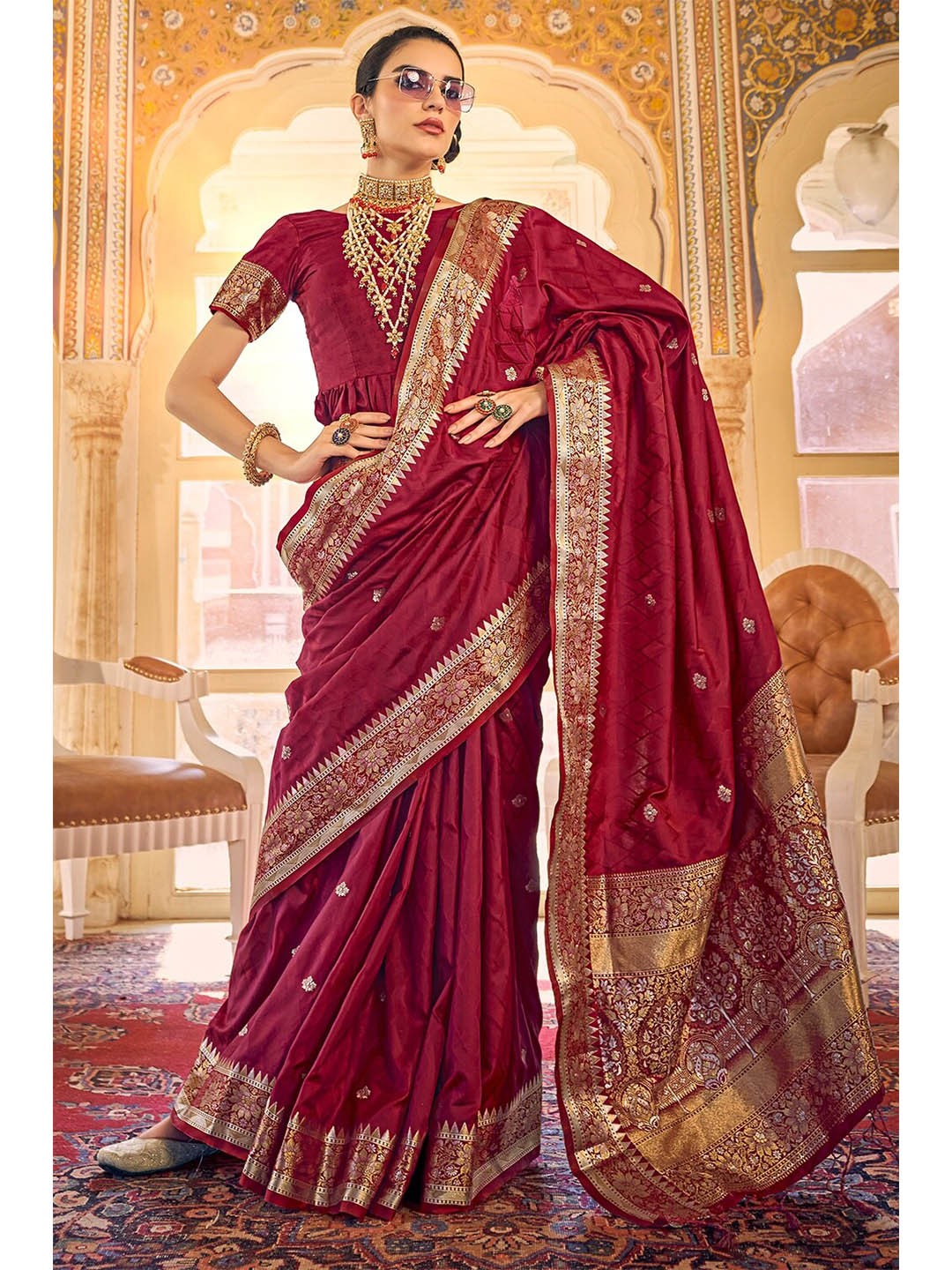 

KARAGIRI Maroon & Gold-Toned Floral Zari Satin Silk Saree