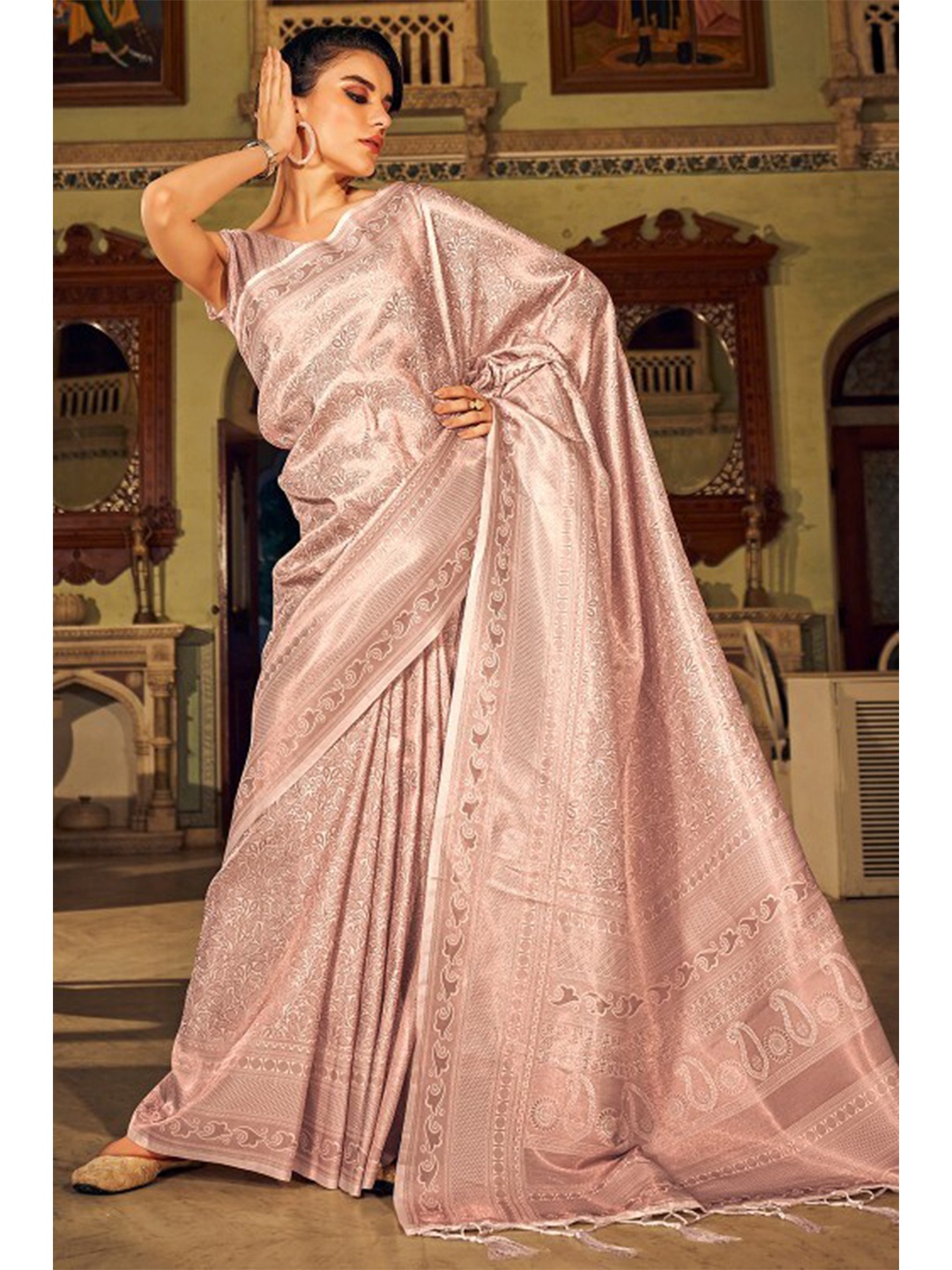

KARAGIRI Pink & Gold-Toned Paisley Zari Silk Blend Kanjeevaram Saree