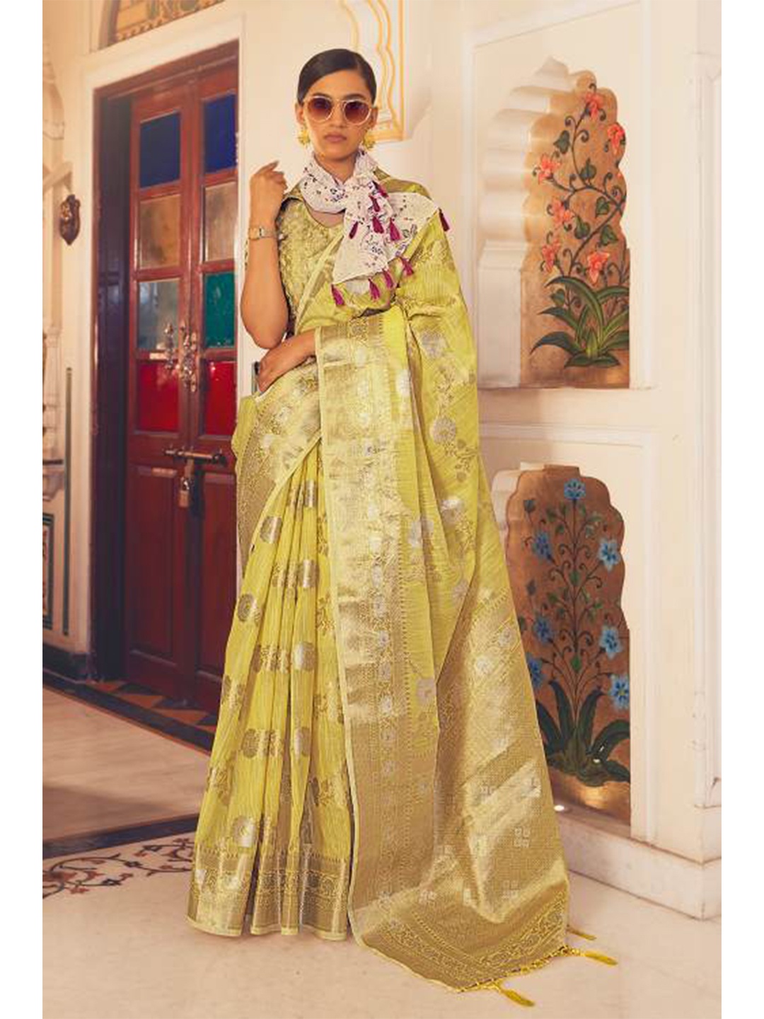 

KARAGIRI Yellow & Gold-Toned Ethnic Motifs Zari Linen Blend Saree