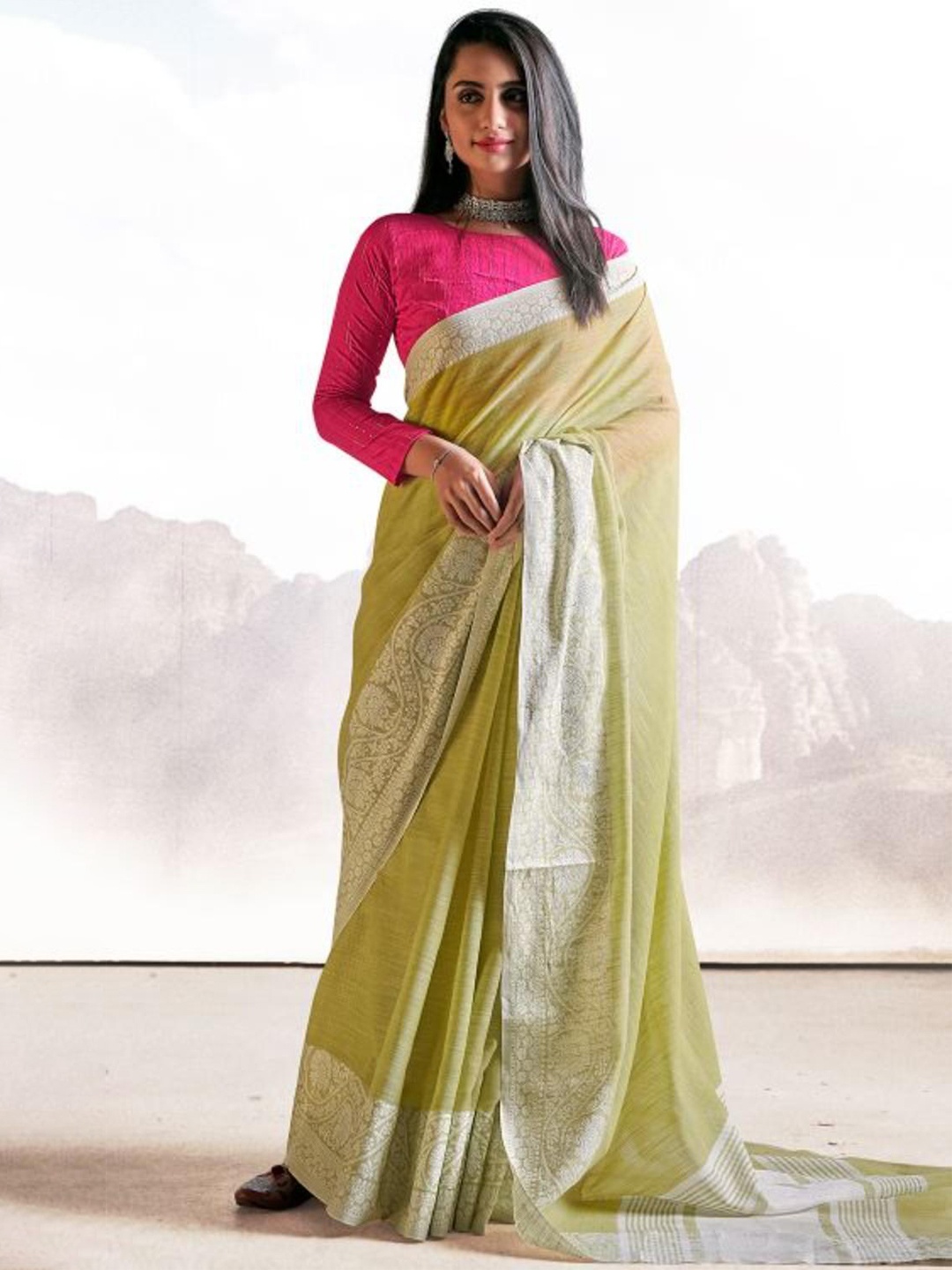 

KARAGIRI Green & White Linen Blend Saree