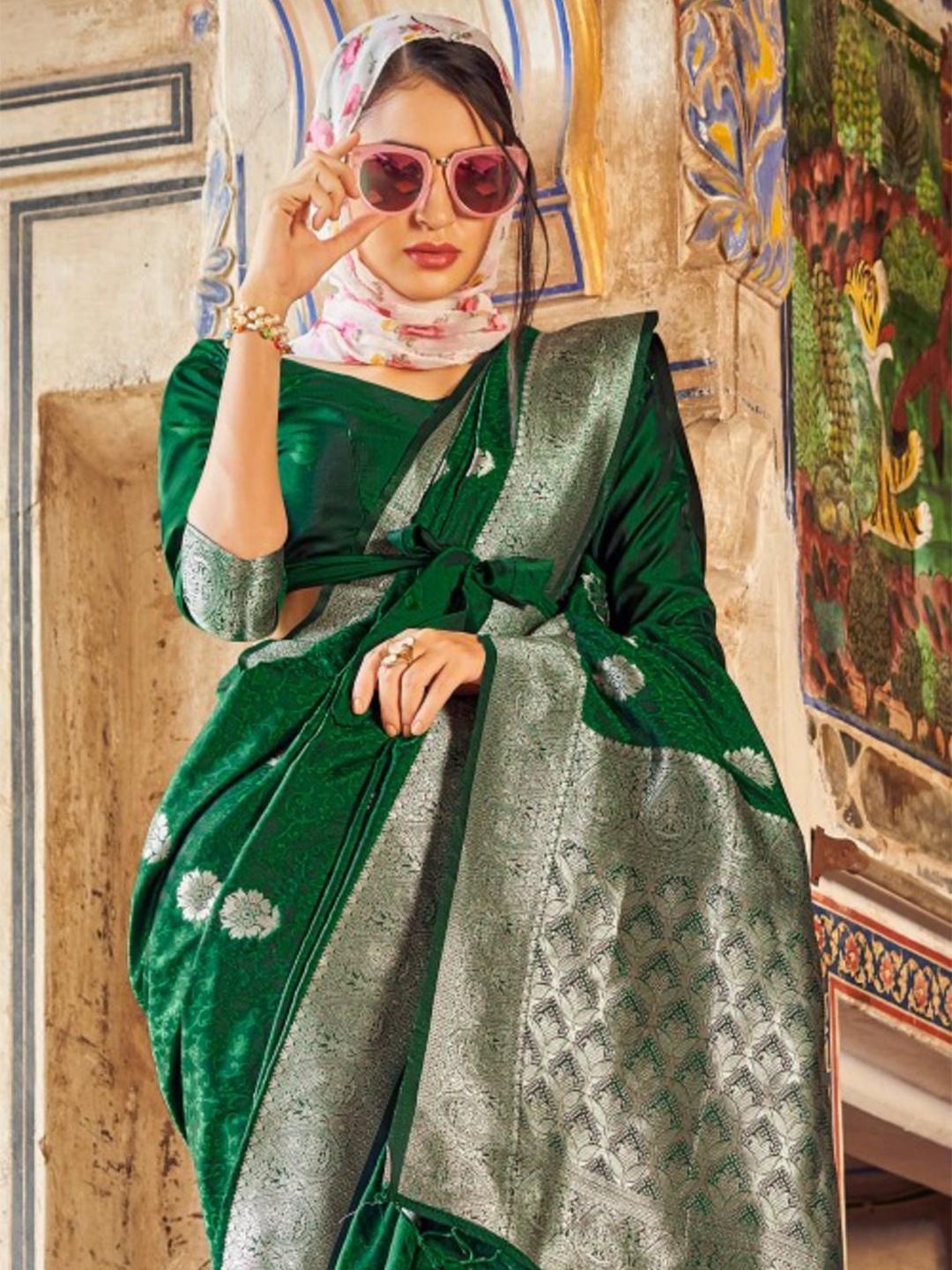 

KARAGIRI Green & Gold-Toned Ethnic Motifs Zari Satin Saree