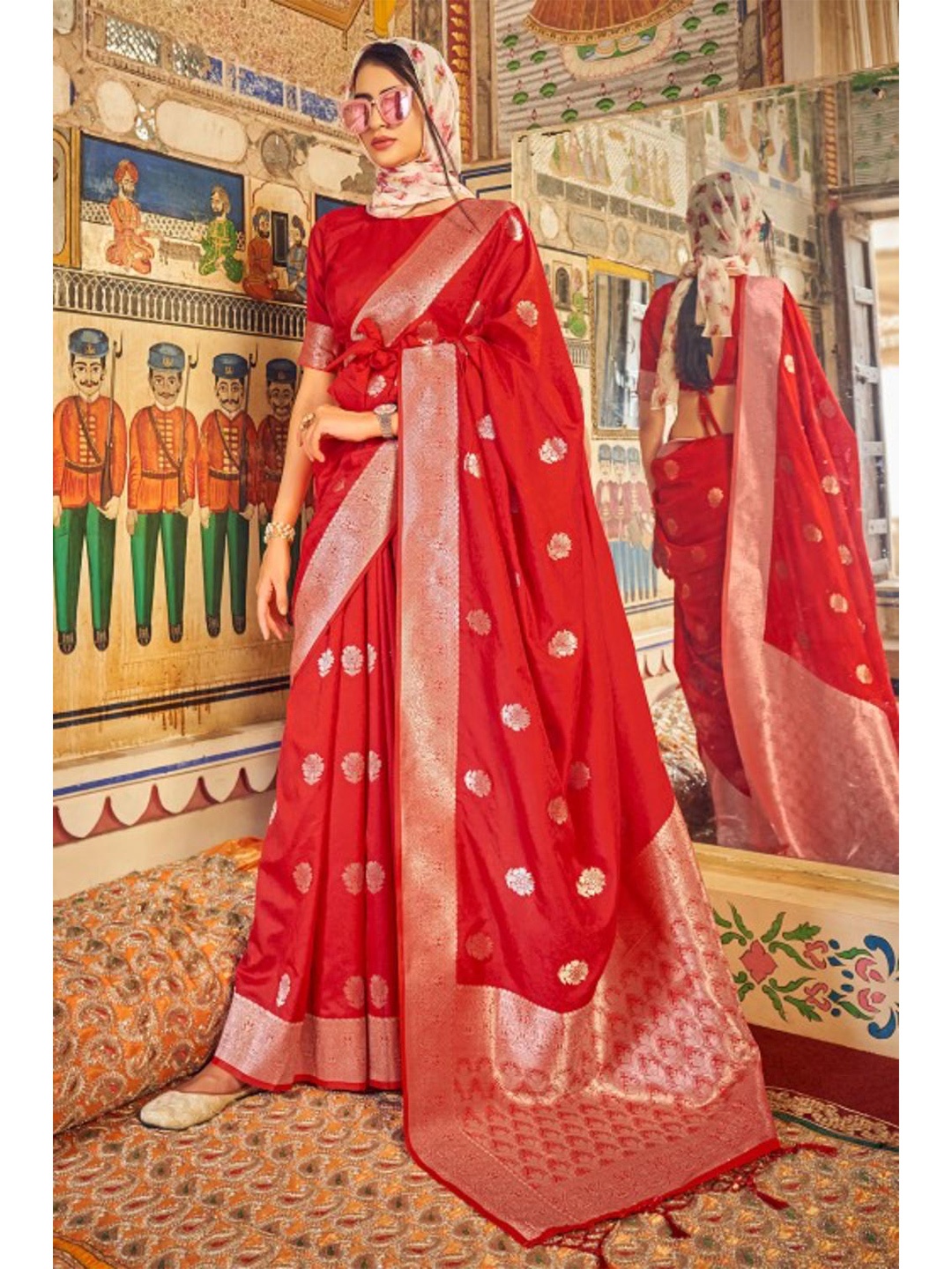 

KARAGIRI Red & Gold-Toned Floral Satin Saree