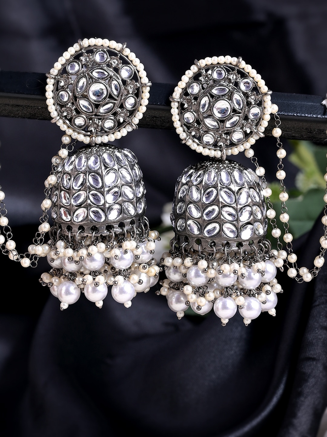 

AQUASTREET JEWELS Grey & White Rhodium-Plated Kundan Contemporary Jhumkas Earrings