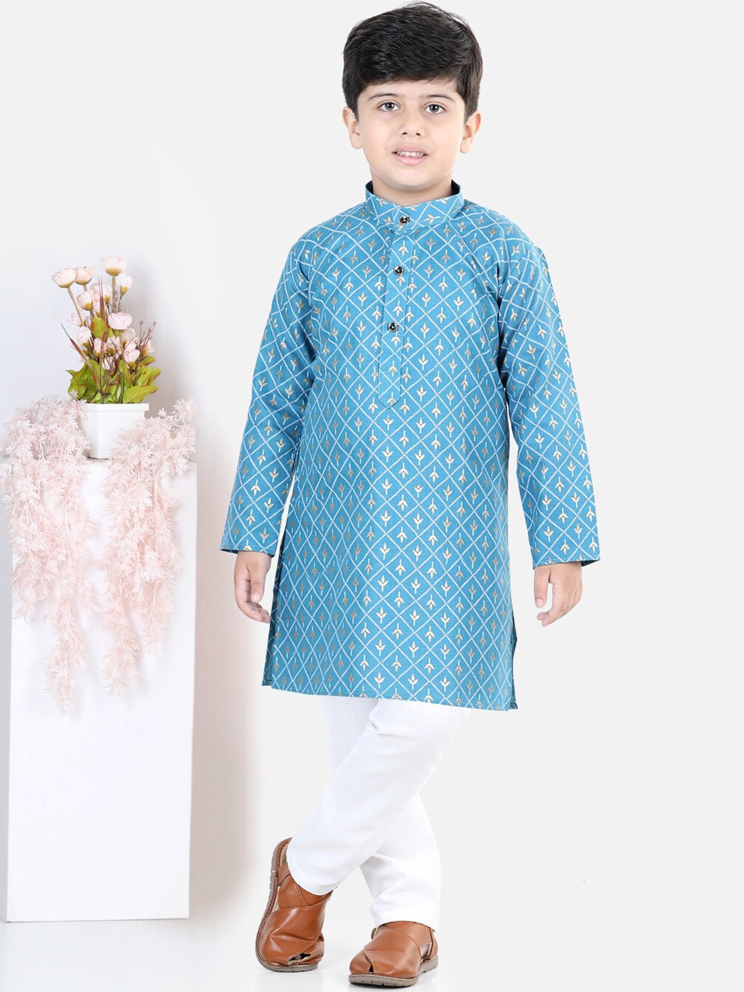 

BownBee Boys Blue Ethnic Motifs Printed Cotton Kurta with Pyjamas