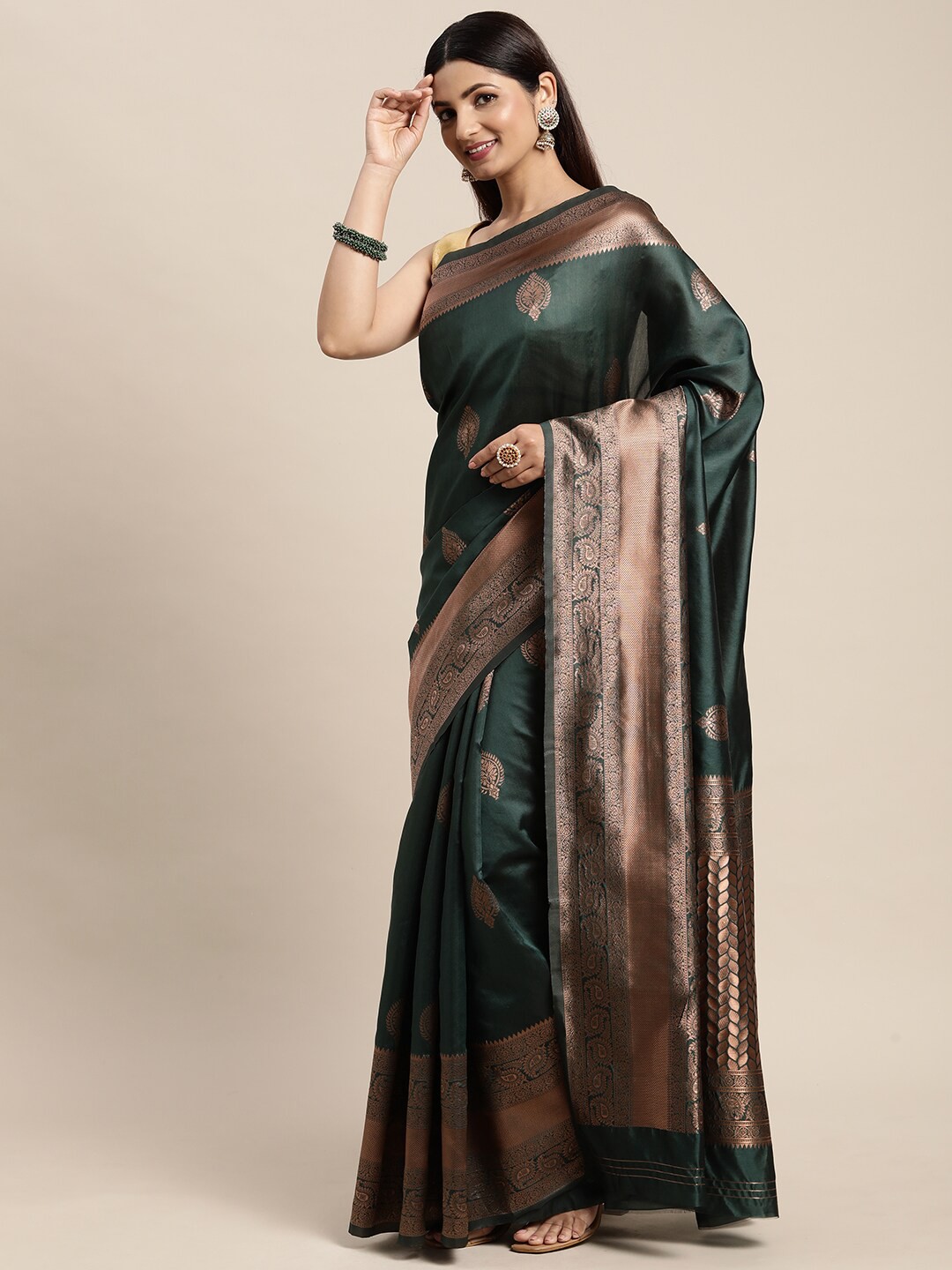 

eshami Green & Gold-Toned Ethnic Motifs Silk Blend Saree
