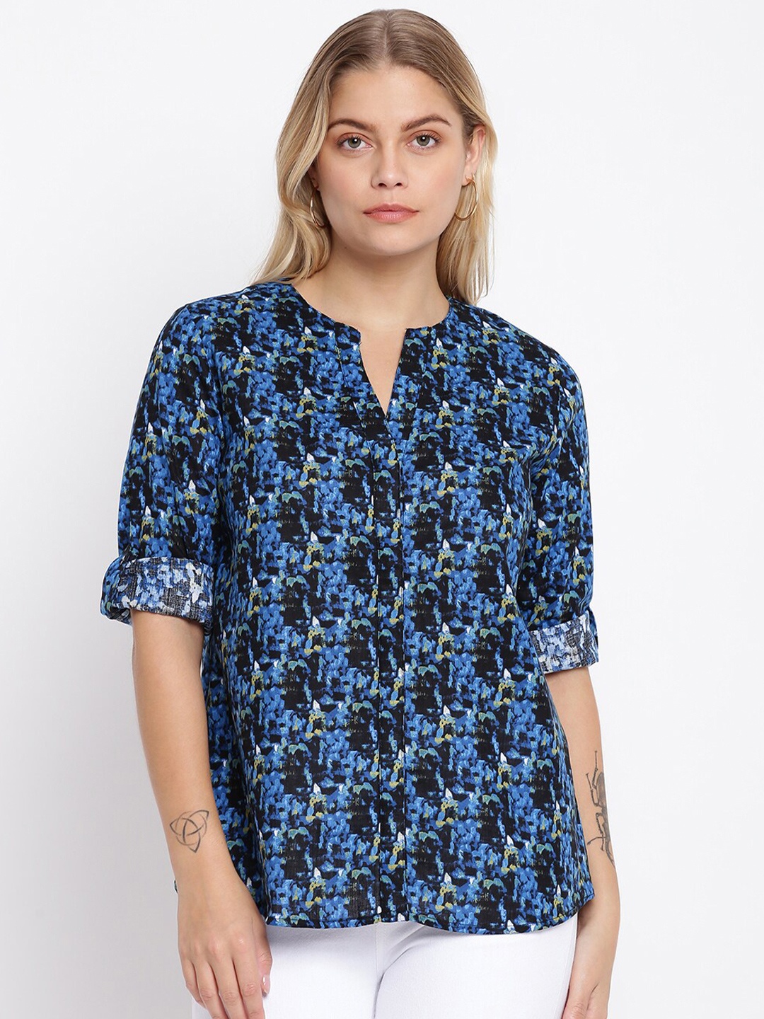 

abof Women Black & Blue Print Mandarin Collar Roll-Up Sleeves Shirt Style Top