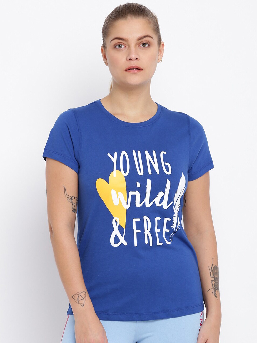 

abof Women Blue Typography Printed Regular Fit T-shirt