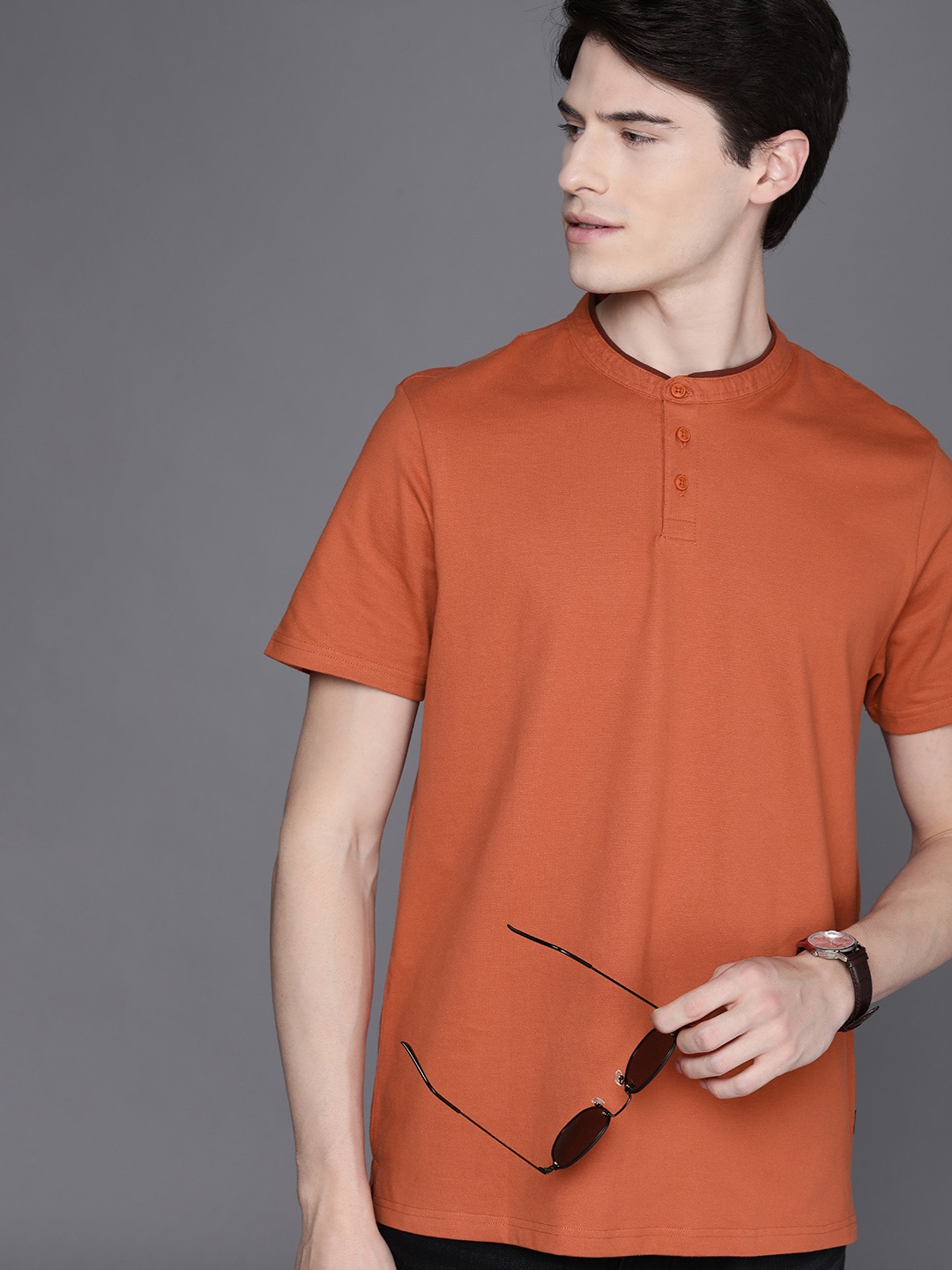 

Kenneth Cole Elegure Men Rust Orange Henley Neck T-shirt