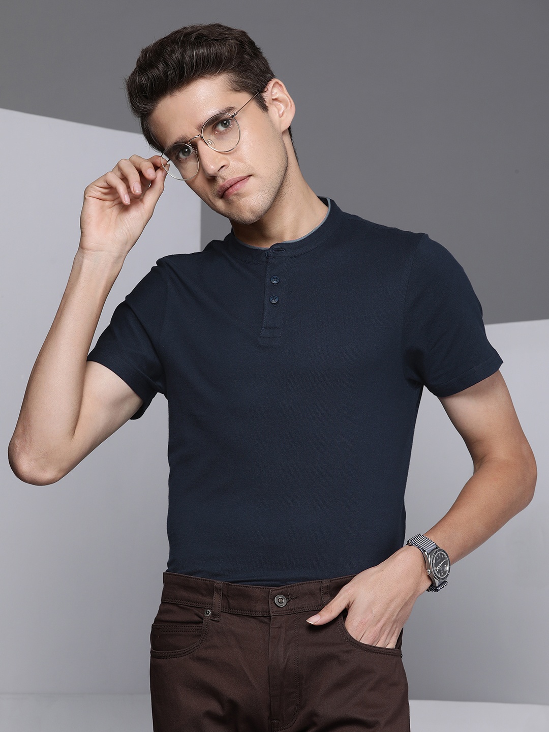 

Kenneth Cole Elegure Men Navy Blue Solid Mandarin Collar T-shirt