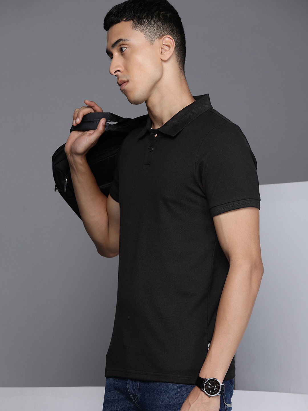 

Kenneth Cole Men Black Solid Polo Collar T-shirt