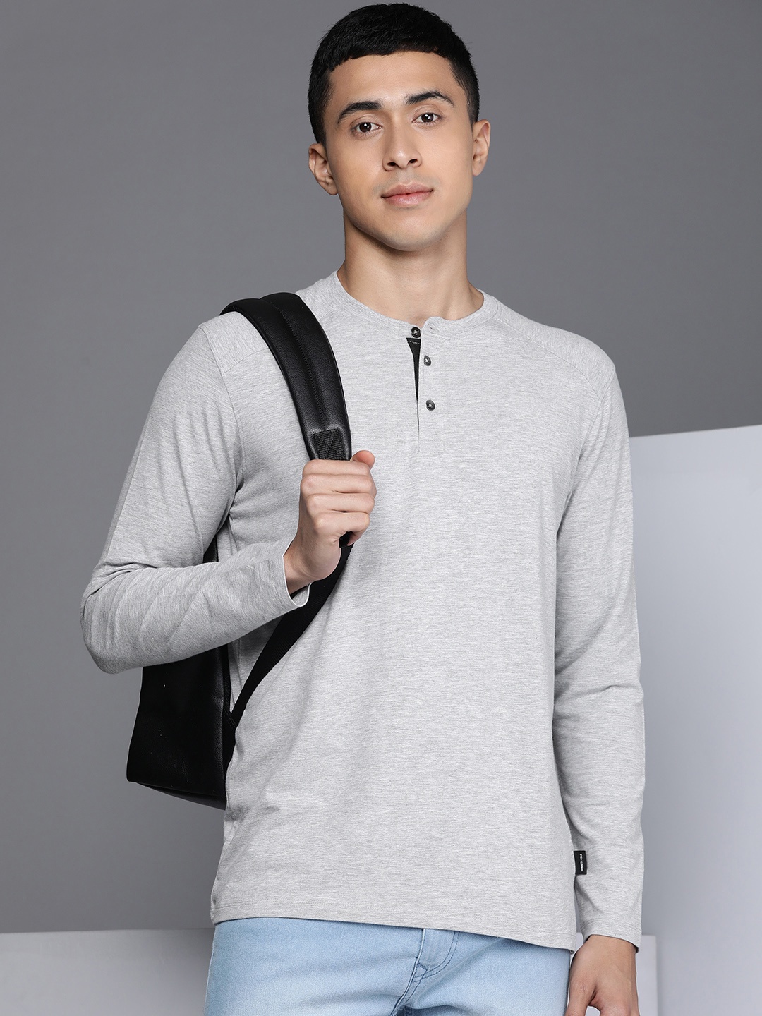 

Kenneth Cole Men Grey Melange Solid Henley Neck T-shirt