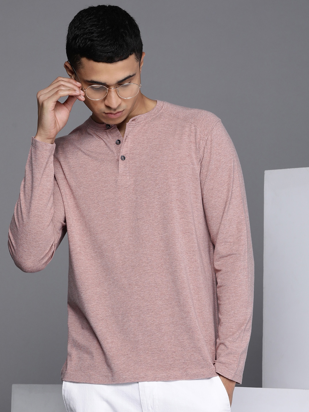 

Kenneth Cole Men Dusty Pink Solid Henley Neck T-shirt, Rose