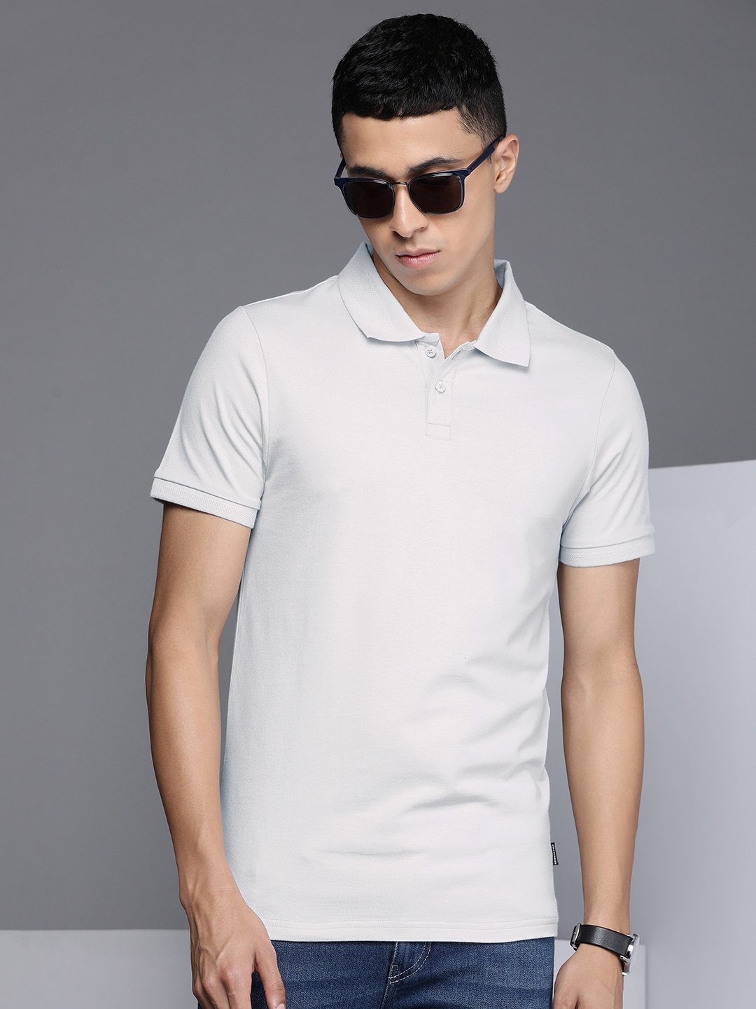 

Kenneth Cole Men Grey Solid Polo Collar T-shirt