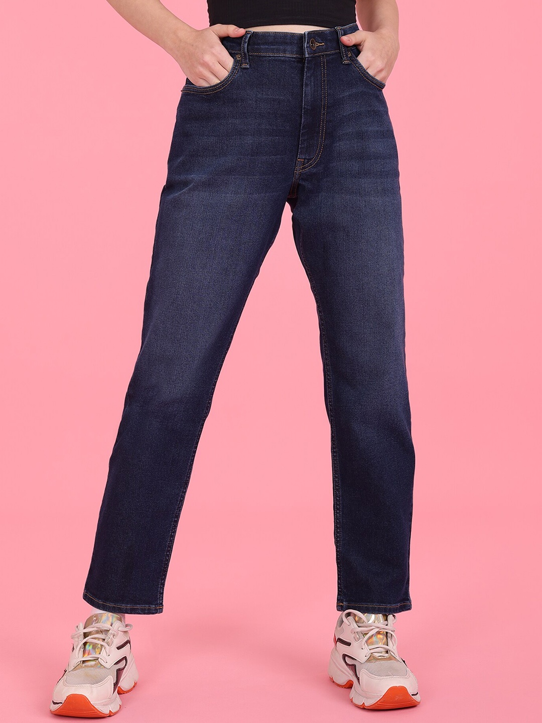 

Flying Machine Women Blue Straight Fit Light Fade Stretchable Jeans