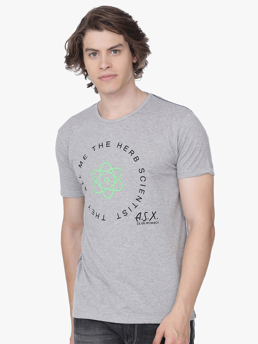 

Voi Jeans Men Grey Typography Printed T-shirt