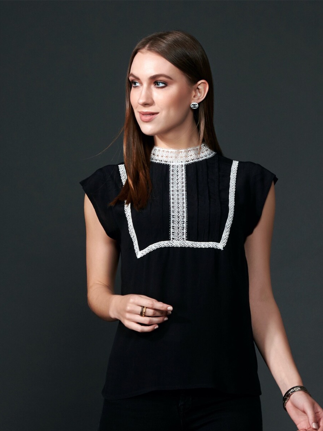 

Style Island Women Black & White Embellished Top