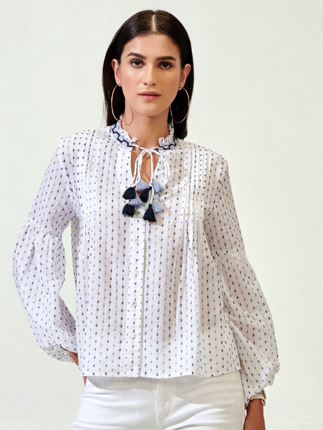 

Style Island Women White & Blue Tie-Up Neck Top