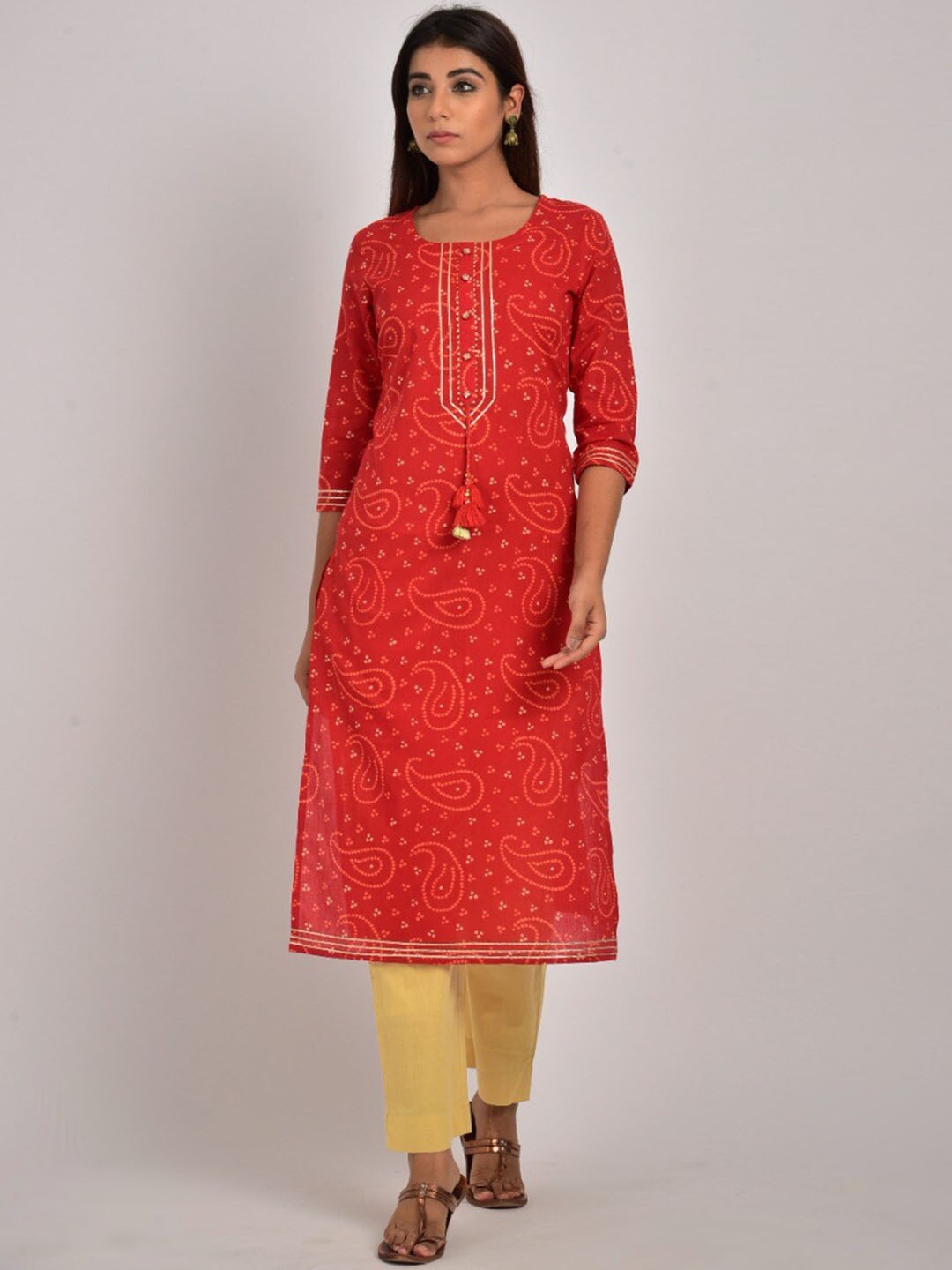 

Swasti Women Red & Gold-Toned Paisley Printed Straight Kurta