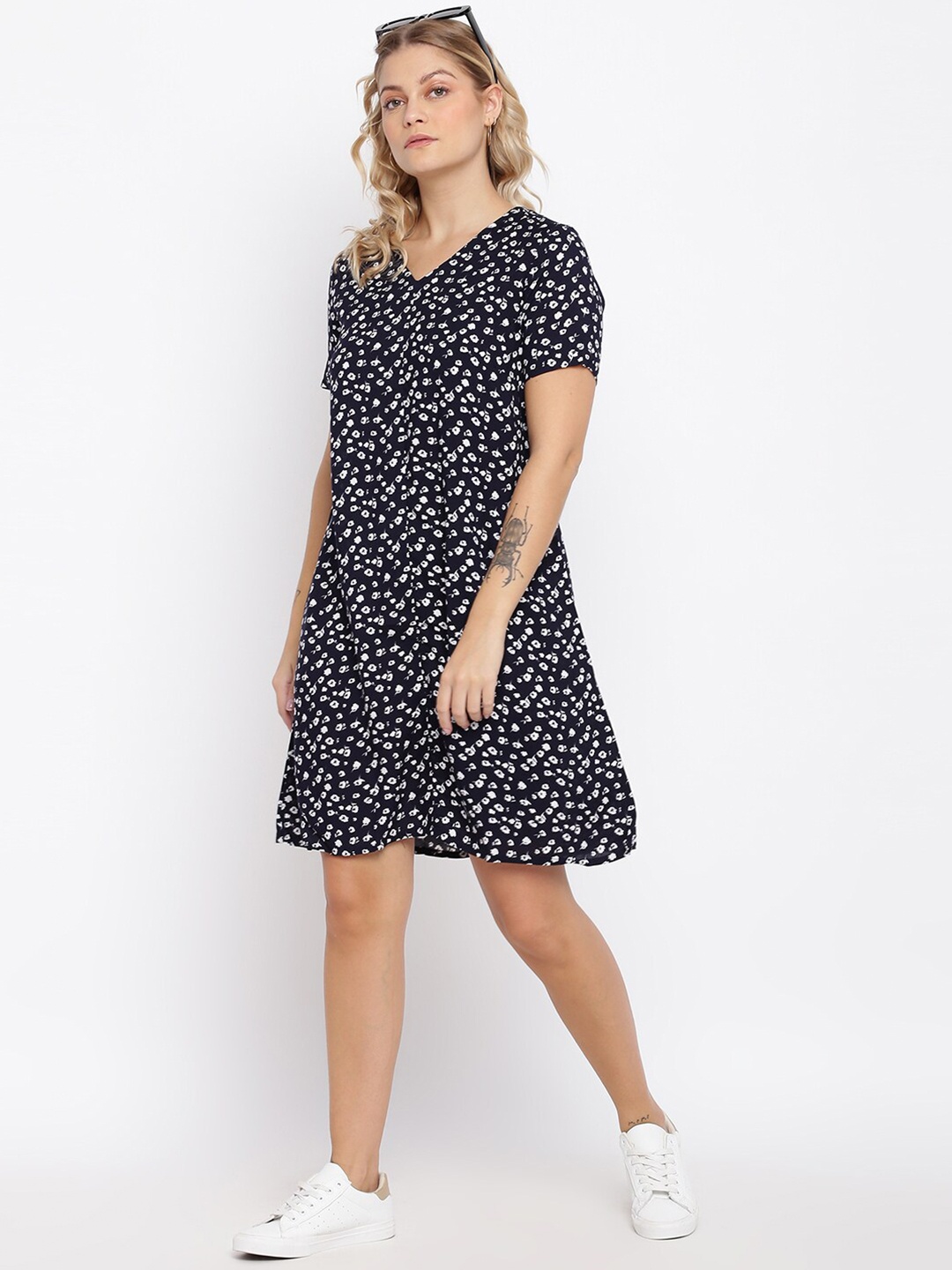 

abof Black Floral Printed V-Neck A-Line Dress