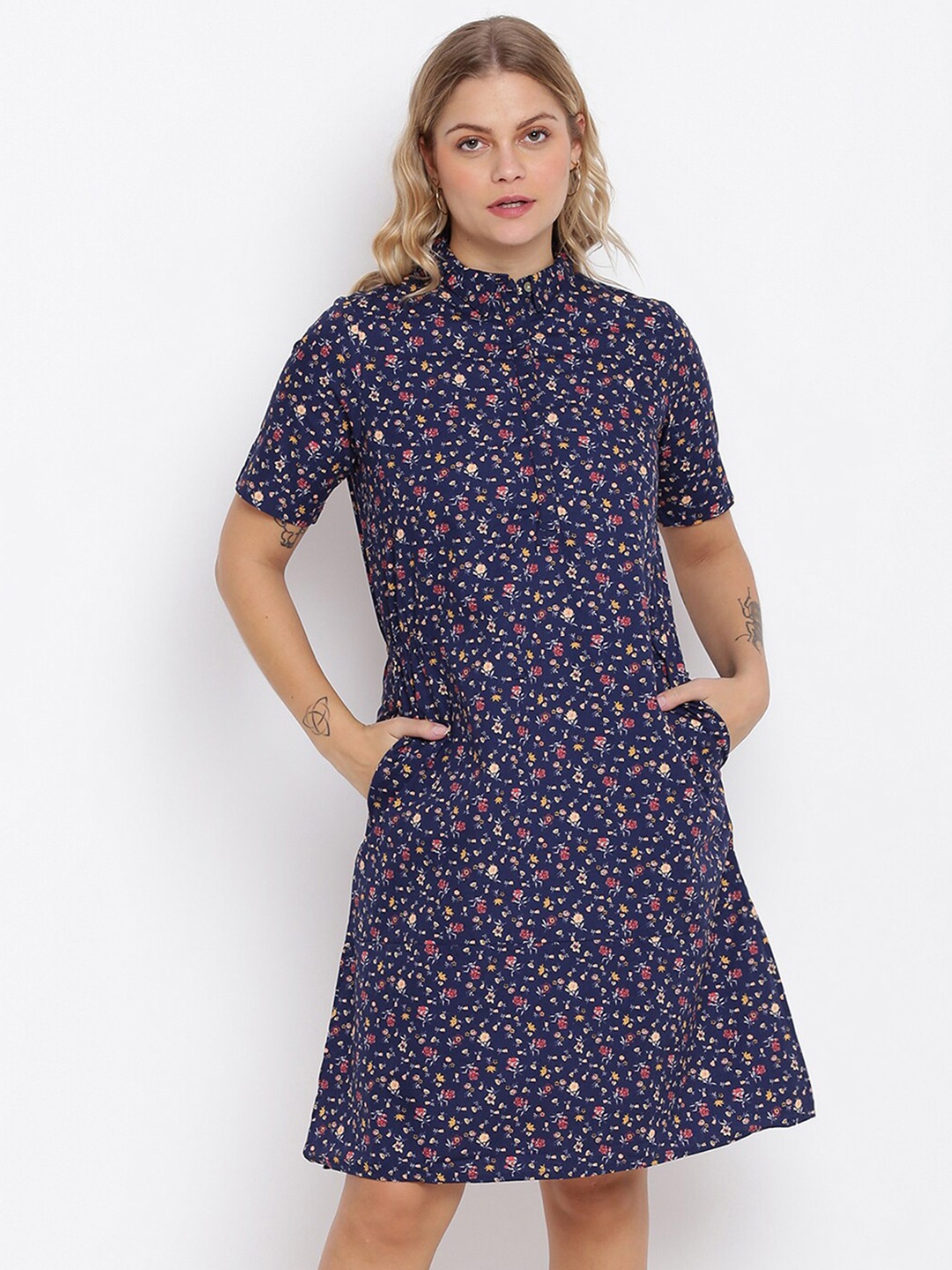 

abof Women Blue & Maroon Floral Printed Shirt Style Dress