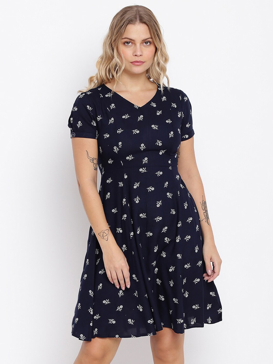 

abof Women Navy Blue & White Floral Print V-Neck A-Line Dress