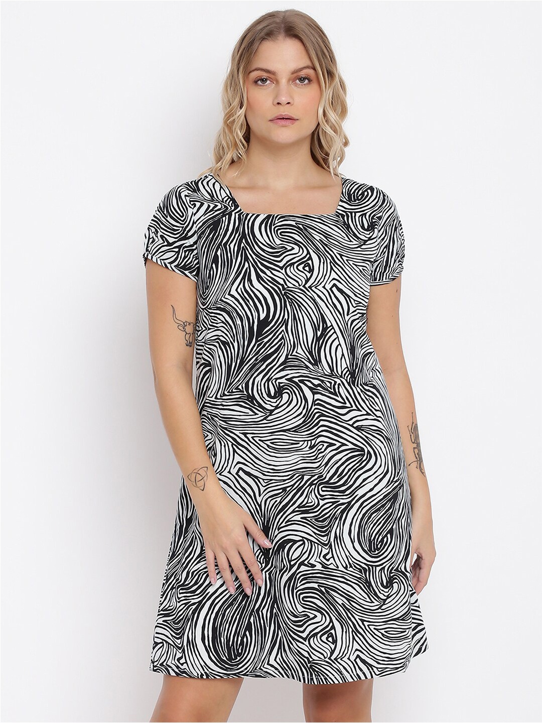 

abof Women Black & White Animal Printed A-Line Dress