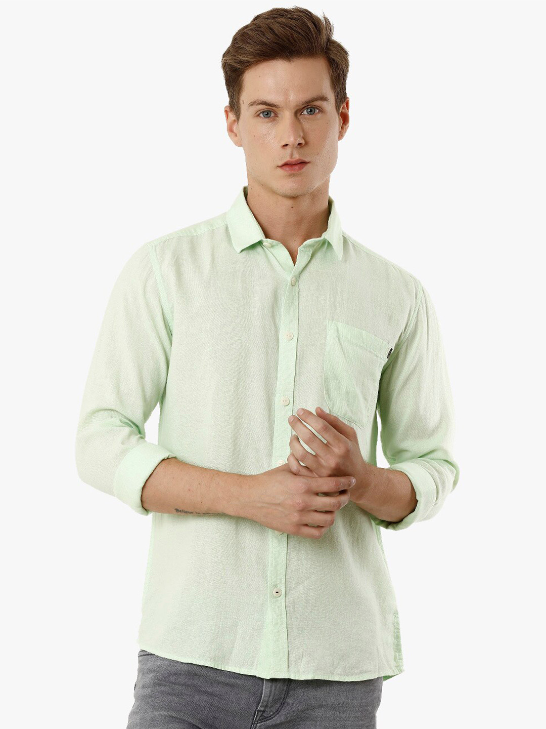 

Voi Jeans Men Green Slim Fit Linen Casual Shirt