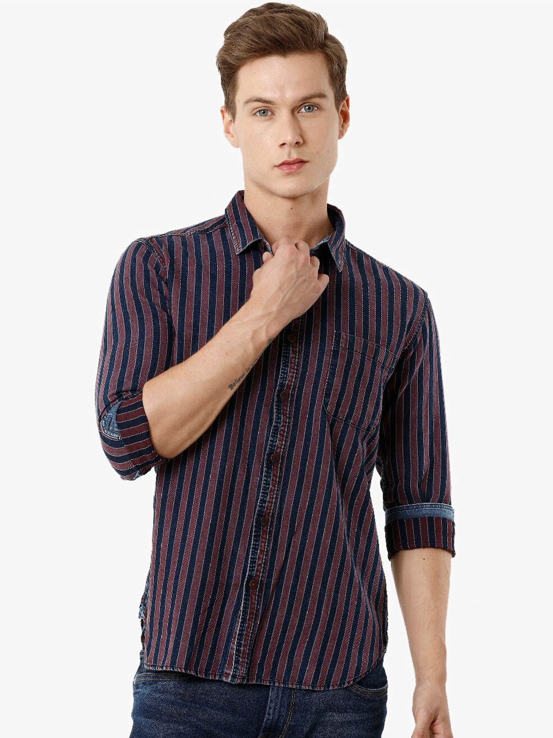 

Voi Jeans Men Navy Blue Slim Fit Striped Denim Casual Shirt
