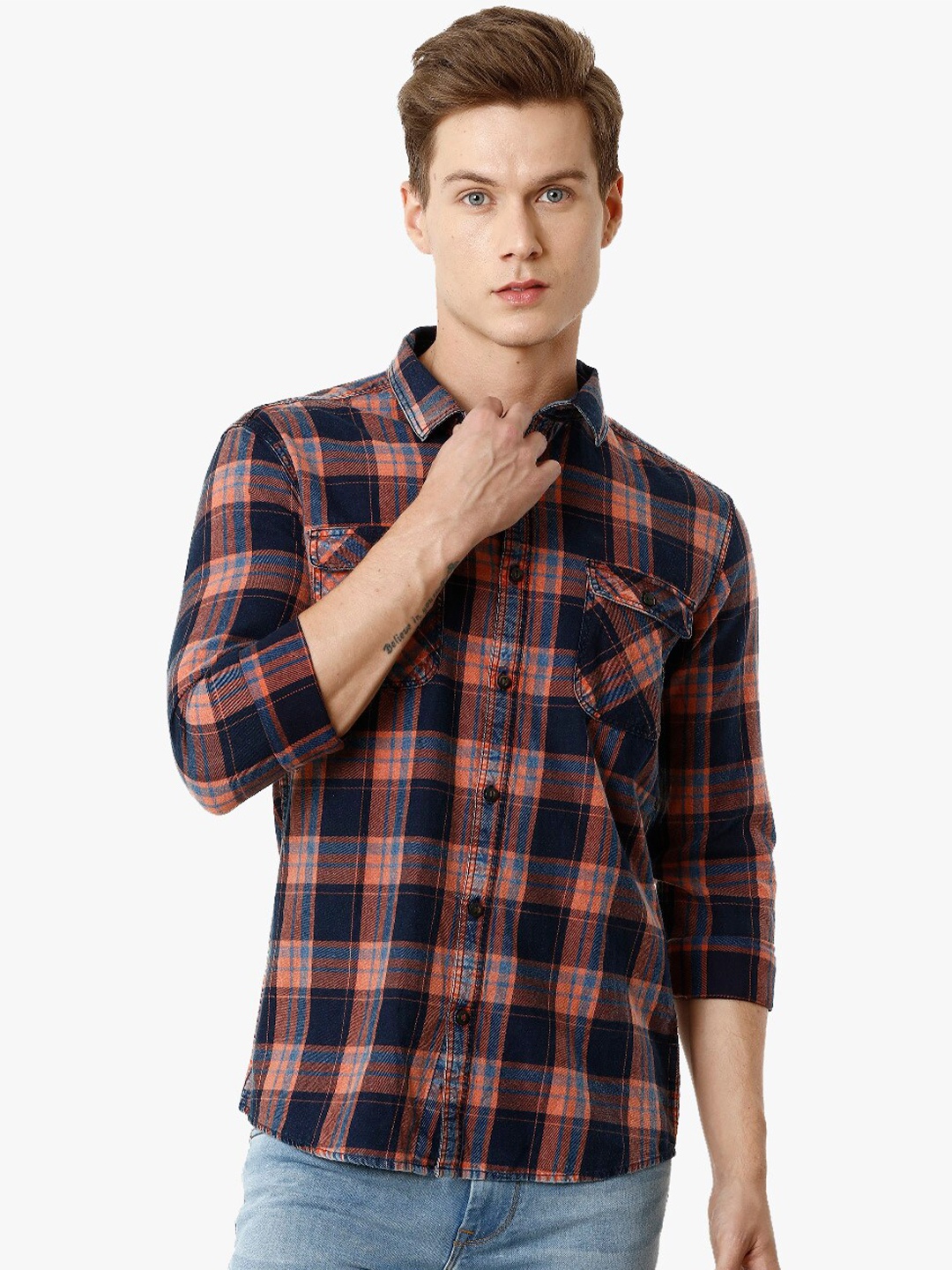 

Voi Jeans Men Peach-Coloured & Navy Blue Slim Fit Tartan Checked Denim Casual Shirt