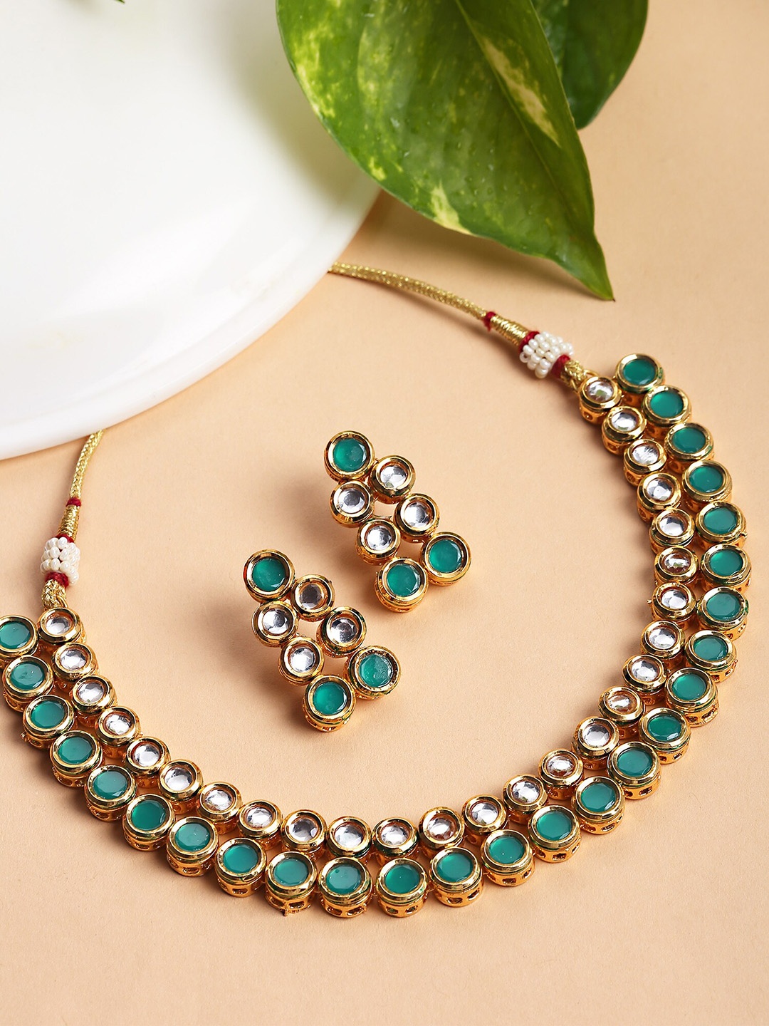 

KARATCART Gold-Plated Green & White Kundan Studded Jewellery Set