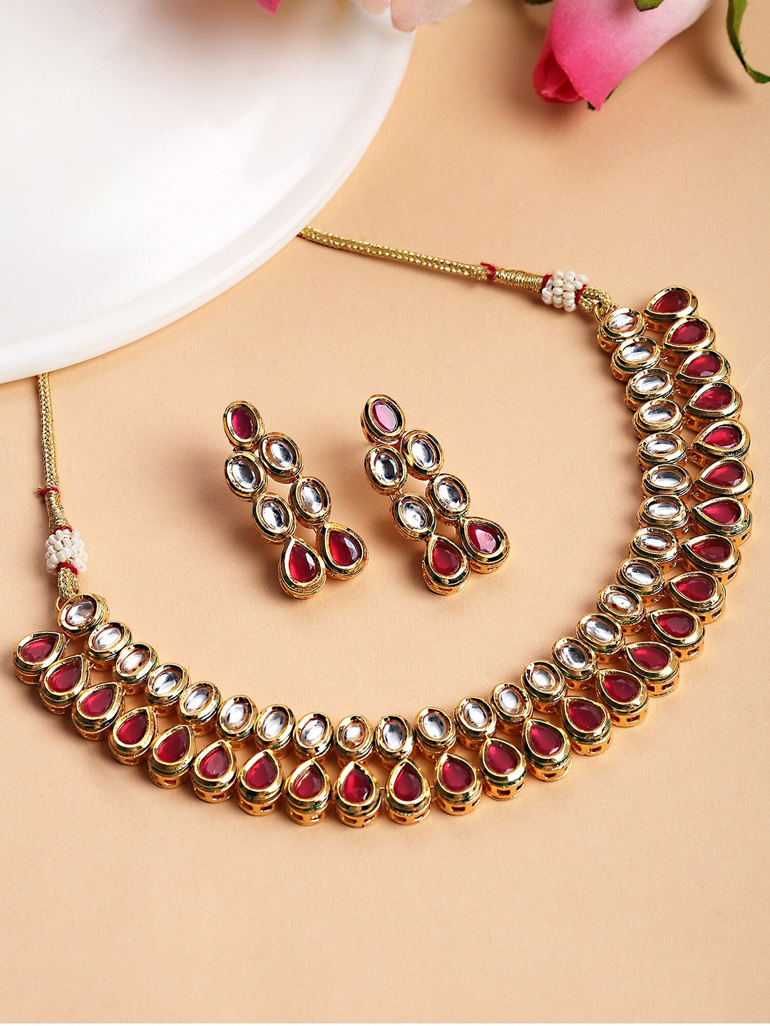 

KARATCART Gold-Plated White & Red Kundan-Studded Beaded Jewellery Set