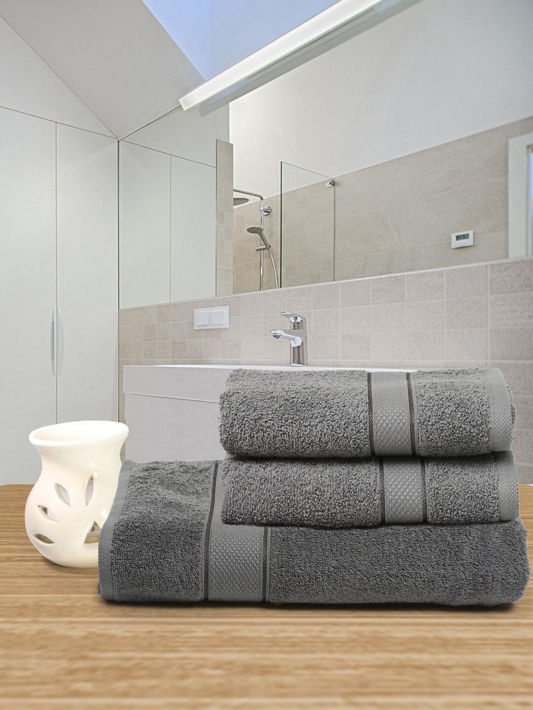 

Creeva Pack Of 3 Grey Solid 525 GSM Pure Cotton Towel Set