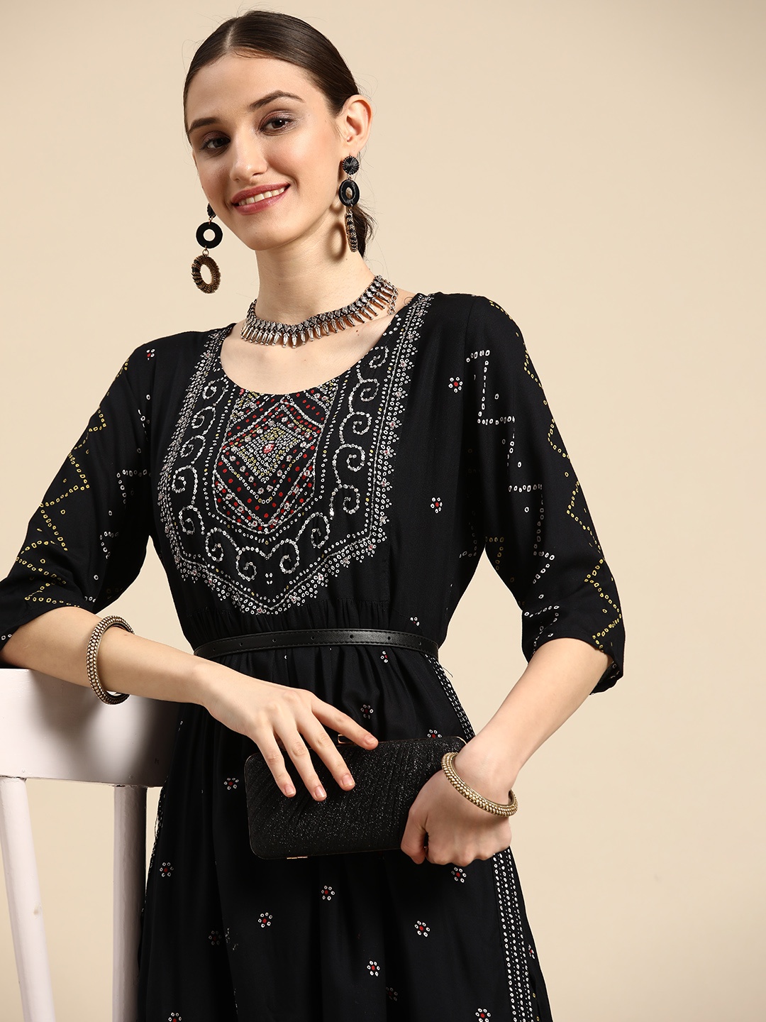 

Sangria Women Bandhani Printed Pleated Kurta with Trousers, Black