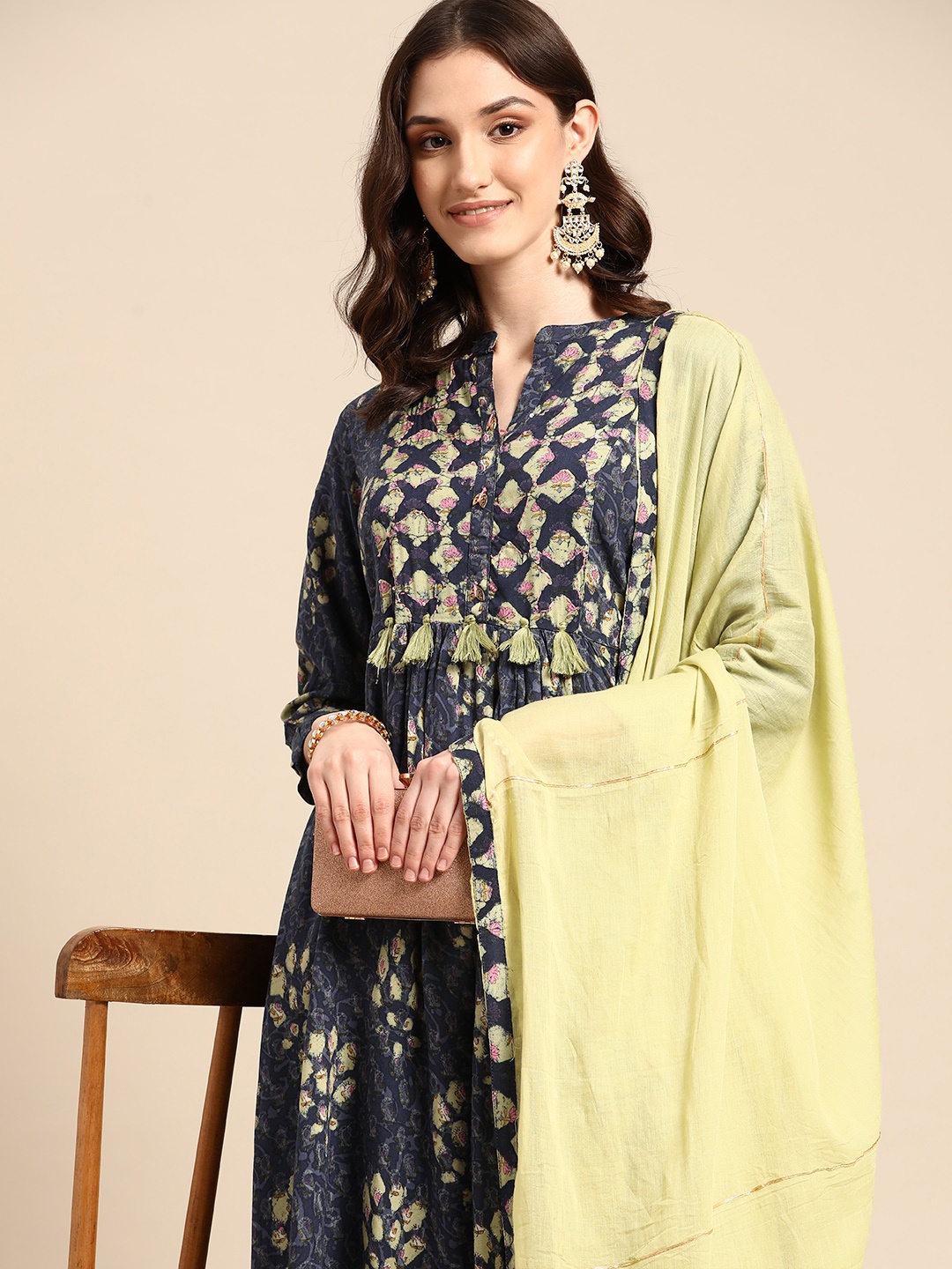 

Sangria Women Floral Printed Pleated Kurta With Trousers & Dupatta, Navy blue