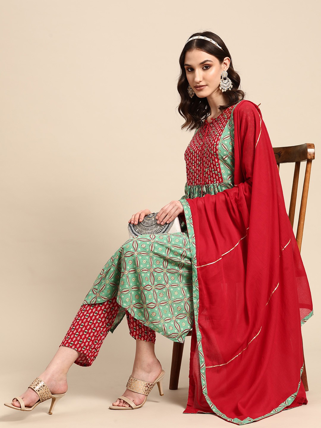 

Sangria Women Ethnic Motifs Printed Pleated Kurta with Trousers & Dupatta, Green