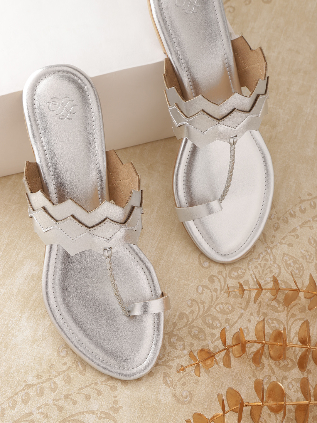 

House of Pataudi Women Silver Solid Ethnic One Toe Flats