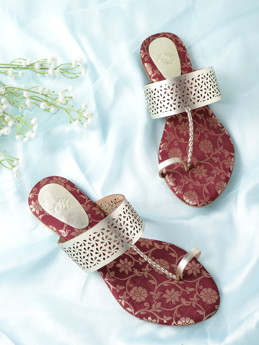 

House of Pataudi Women Golden Solid Ethnic One Toe Flats with Laser Cuts, Gold