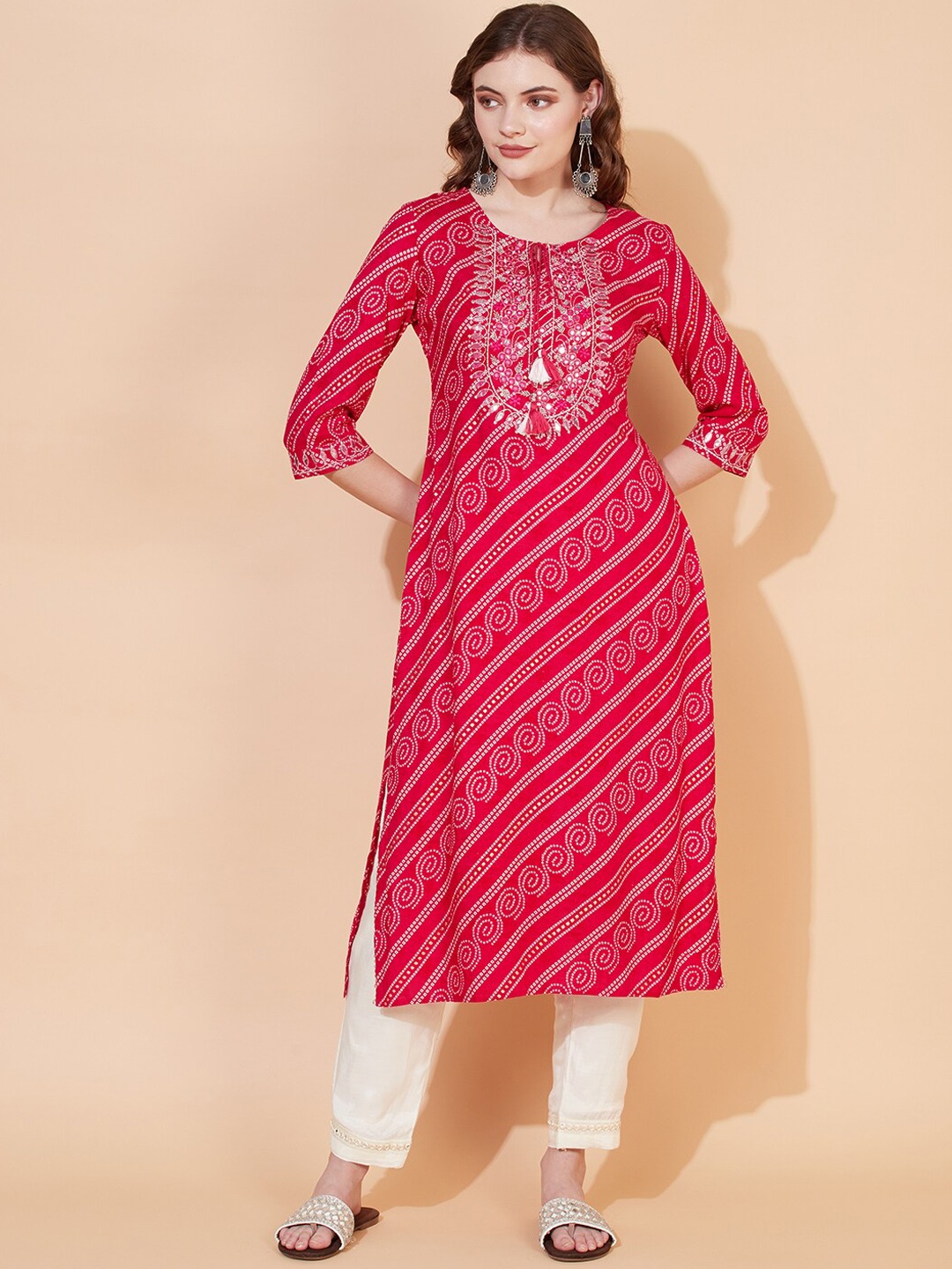 

FASHOR Women Pink & White Bandhani Printed Thread Work Kurta