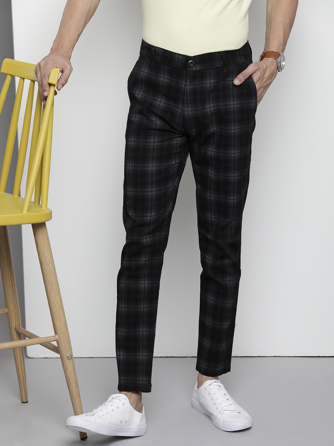 

The Indian Garage Co Men Black Checked Slim Fit Trousers